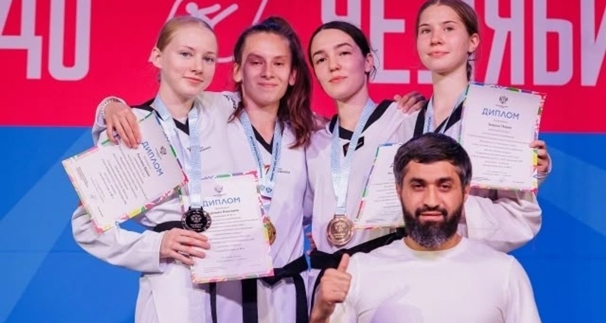 Тольяттинские тхэквондистки встретились в финале Спартакиады и взяли золото и серебро